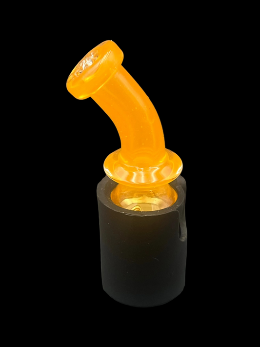 Puffco Pivot Color Bent mouthpiece with Razor Maria
